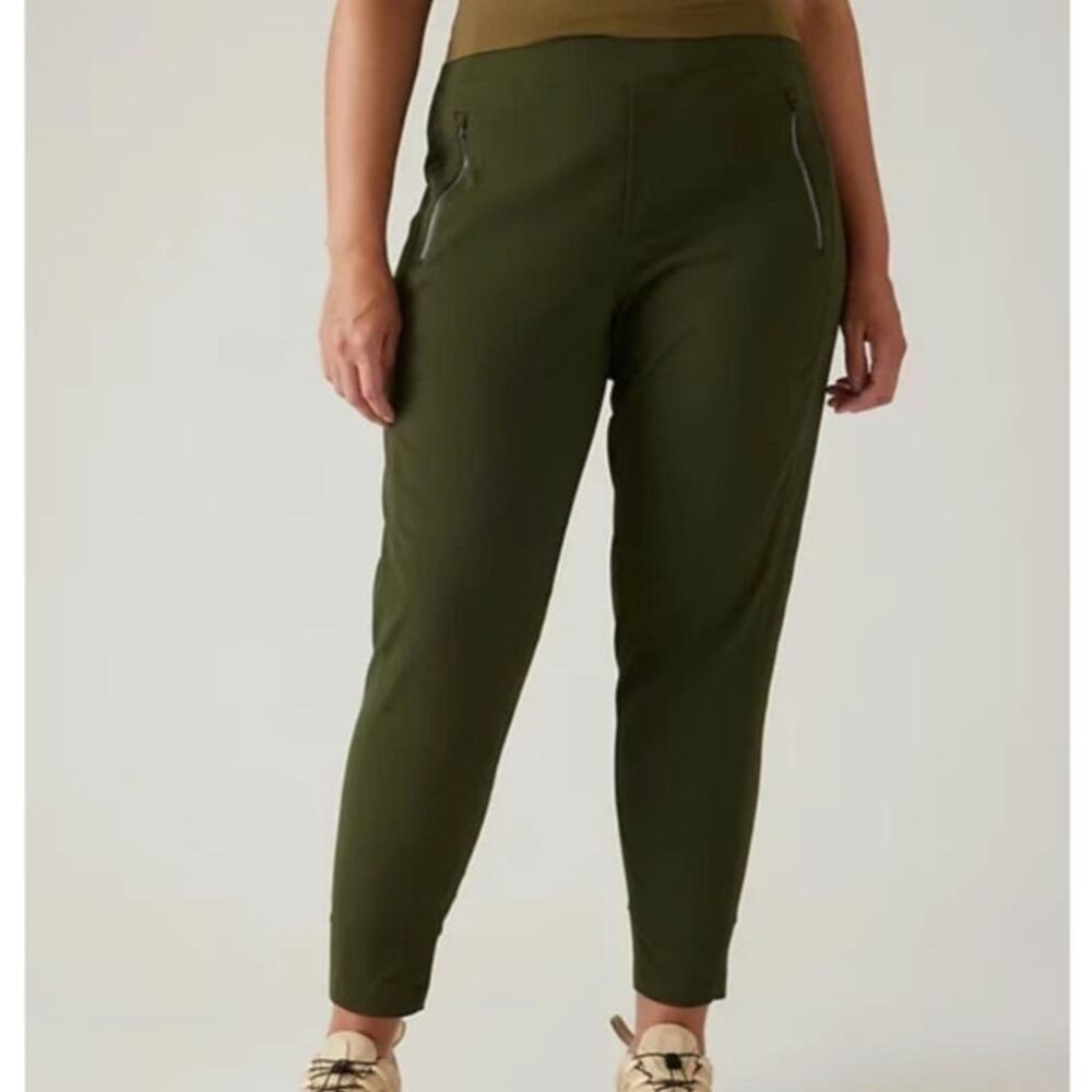 Athleta Trekkie North Jogger Pants Olive Green Petite 6P Ripstop Cargo Hiking